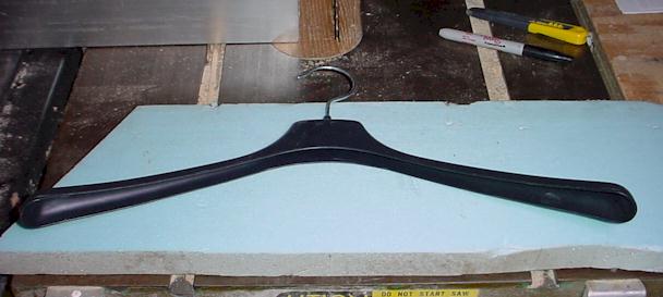hanger.jpg (26022 bytes)